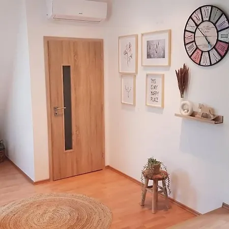 Charming Family House With Garden Near Prague * Zelivec