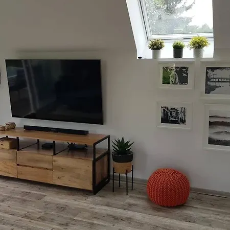 Charming Family House With Garden Near Prague וילה *