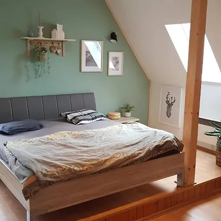 וילה Charming Family House With Garden Near Prague